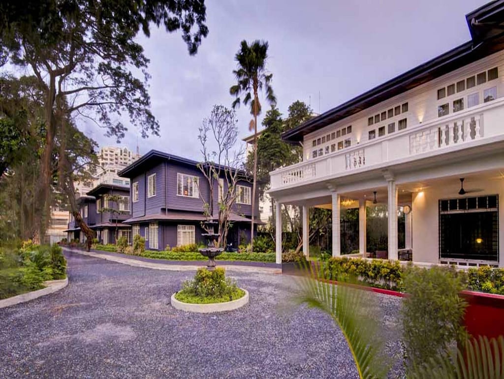 Henry Hotel's exterior