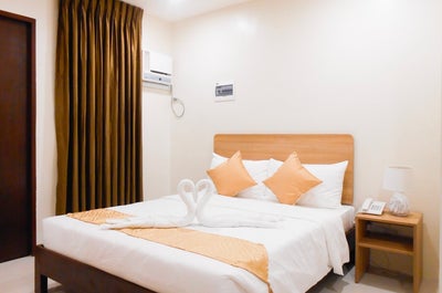 Inside the Superior Room with Queen Size Bed at Rublin Hotel Cebu