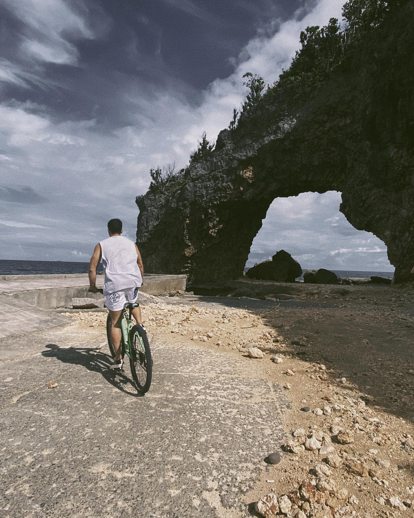 Tourist bikes by the Keyhole rock formation