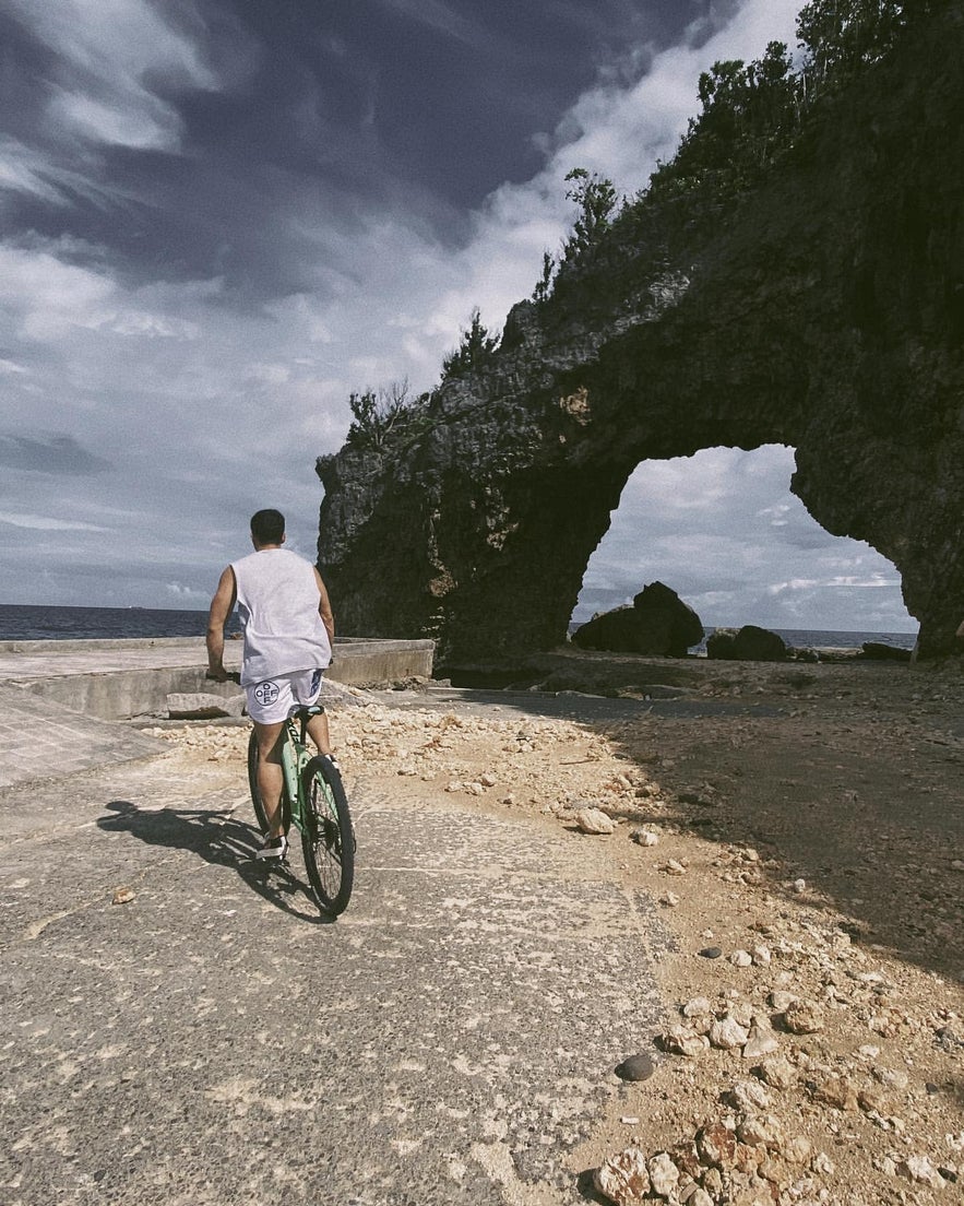 Tourist bikes by the Keyhole rock formation Tourist bikes by the Keyhole rock formation