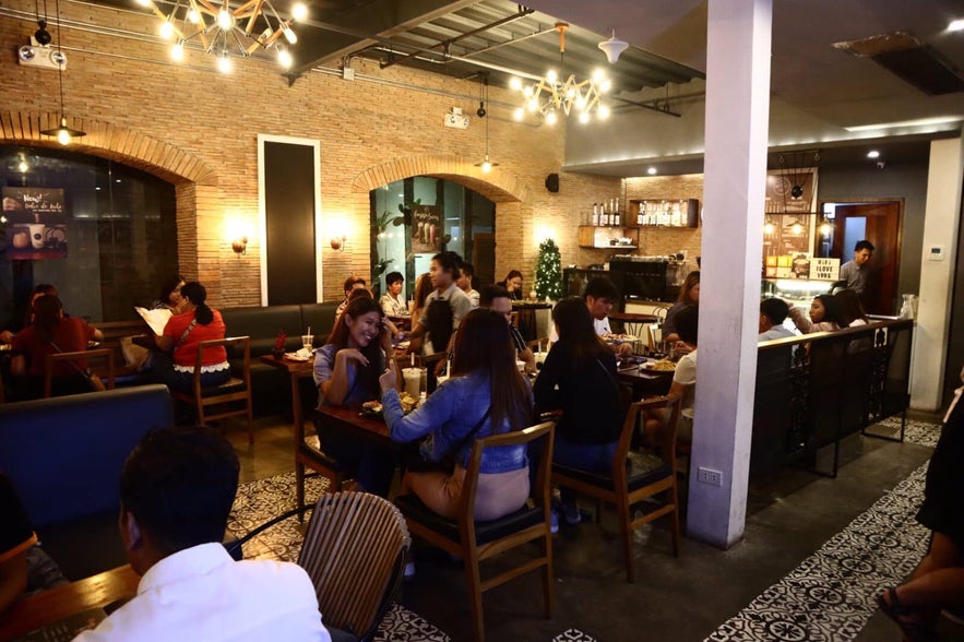 1995 Studio Cafe's interior 1995 Studio Cafe's interior