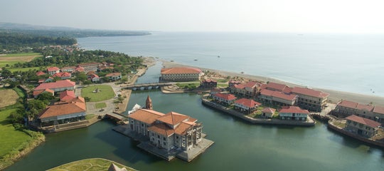 Aerial view of Las Casas Filipinas de Acuzar.jpg