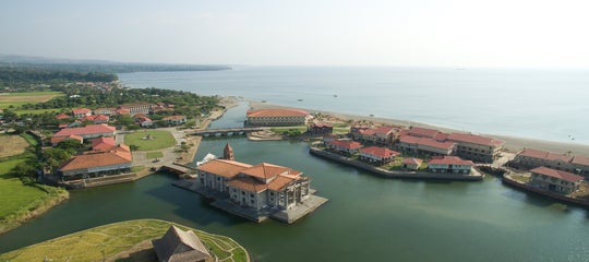 Aerial view of Las Casas Filipinas de Acuzar.jpg