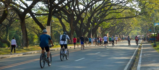 Cyclists in Diliman, Quezon City.jpg