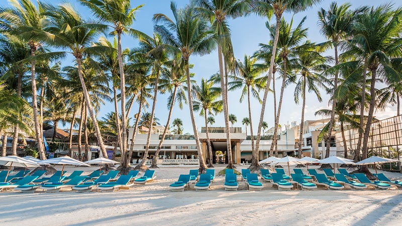 Top banner_Henann Crystal Sands' beachfront.jpg