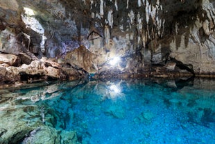 Swim with your friends at Hinagdanan Cave in Bohol