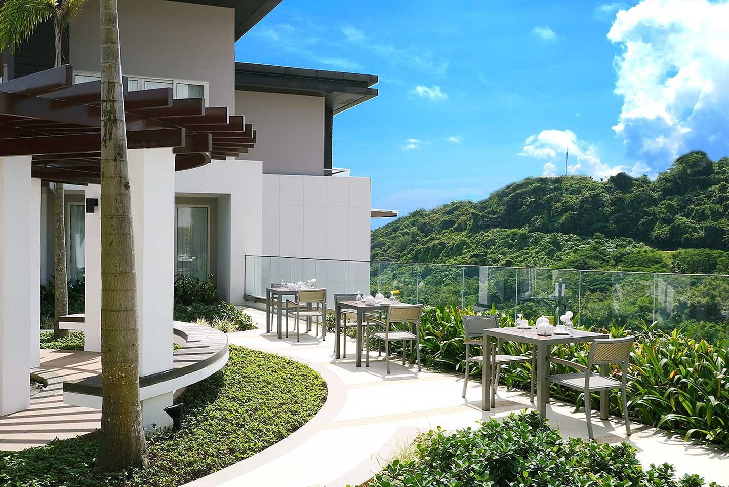 Belmont Hotel's al fresco dining