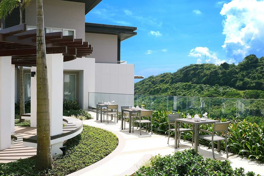 Belmont Hotel's al fresco dining Belmont Hotel's al fresco dining