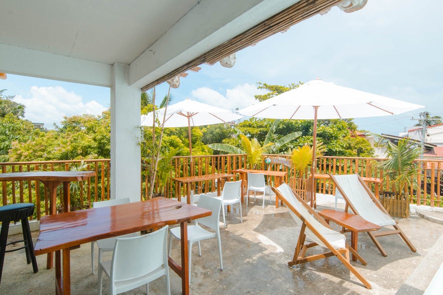 Hannah Hotel's outdoor pool lounge Hannah Hotel's outdoor pool lounge