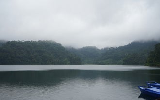 Paddleboard rental is available at Lake Balinsasayao