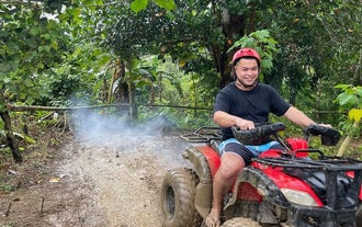 享受泥泞的长滩岛沙滩车之旅