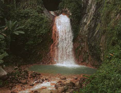 Dumaguete Pulangbato Falls & Hot Spring Tour with Lunch & Transfers