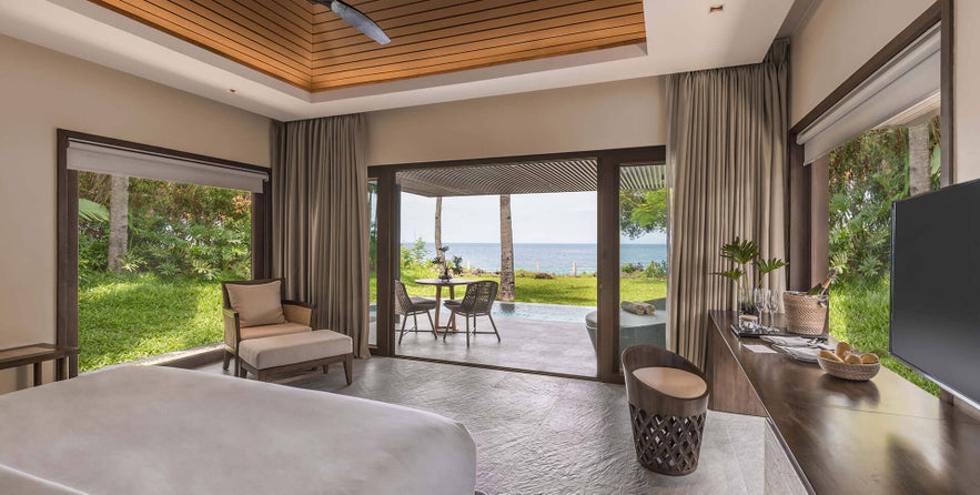 29 Best Luxury Resorts & Hotels in the Philippines: 5-Star, Most Expensive, Exclusive Islands 29 Best Luxury Resorts & Hotels in the Philippines: 5-Star, Most Expensive, Exclusive Islands