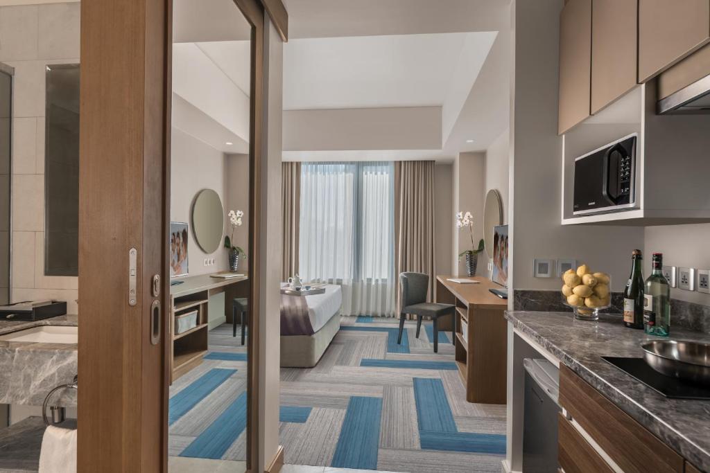 Citadines Bay City Manila room