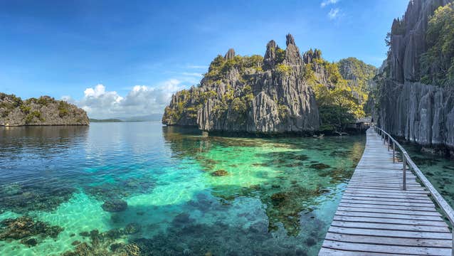 Private Coron Island Hopping Tour with Lunch & Transfers