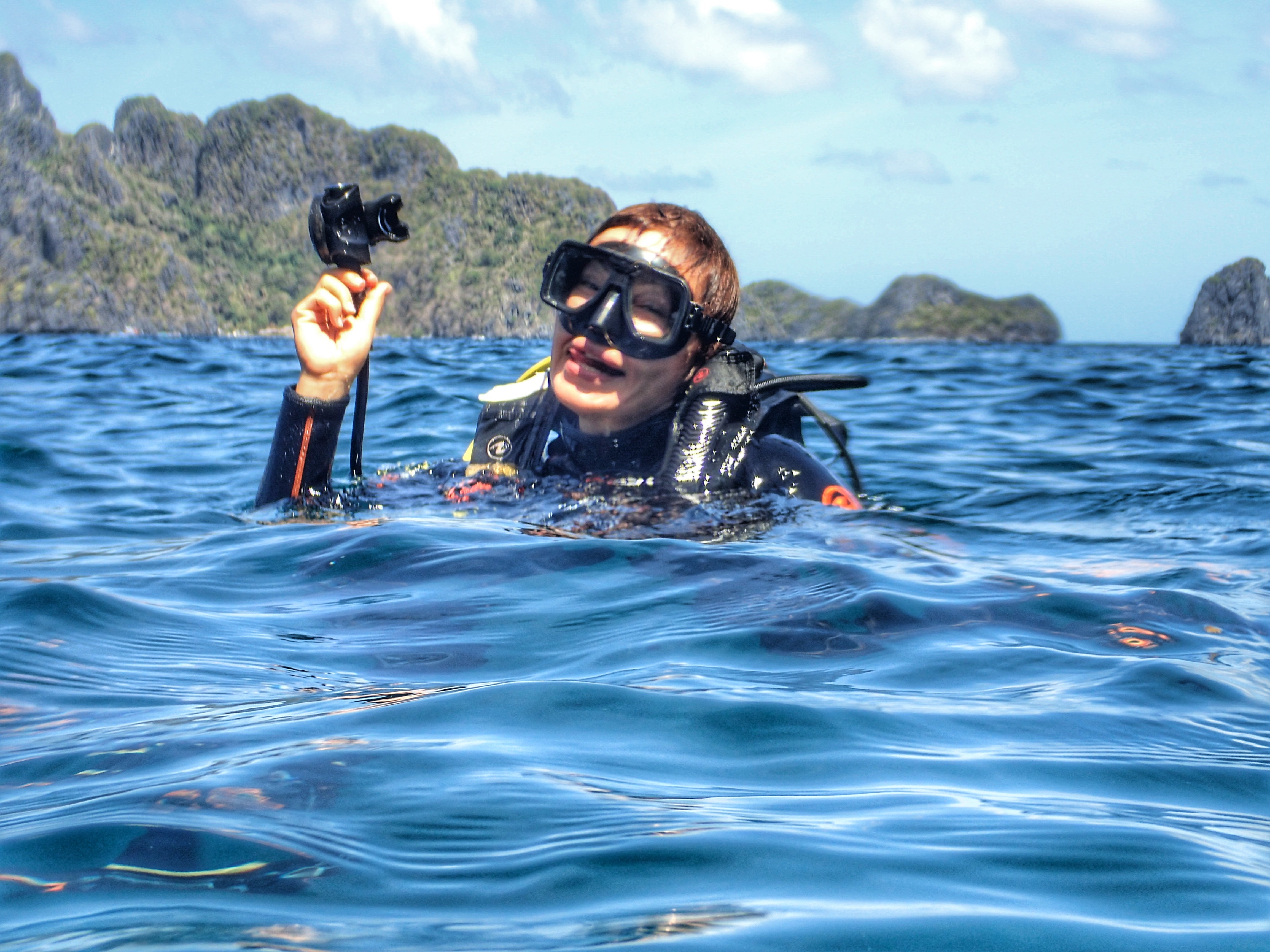 Explore the underwater world of El Nido town with our scuba diving package to Palawan Island, which includes all necessary diving gear to ensure a smooth and safe diving experience.