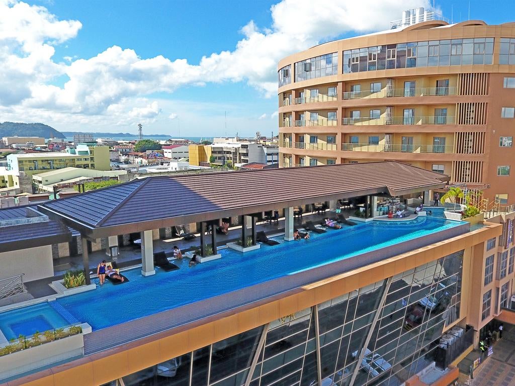 Grand Xing Imperial Hotel in Iloilo