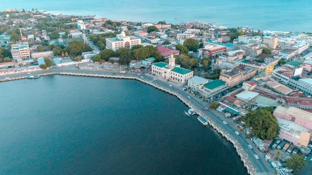 Iloilo City History & Heritage Landmarks Tour with Transfers