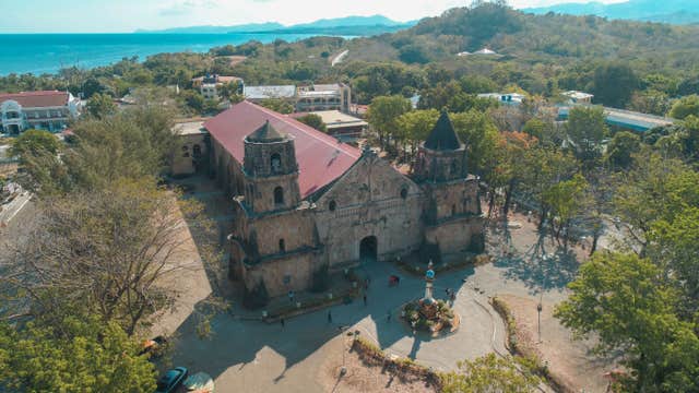 Private Iloilo City Tour to Heritage Attractions & Historic Churches with Lunch & Transfers