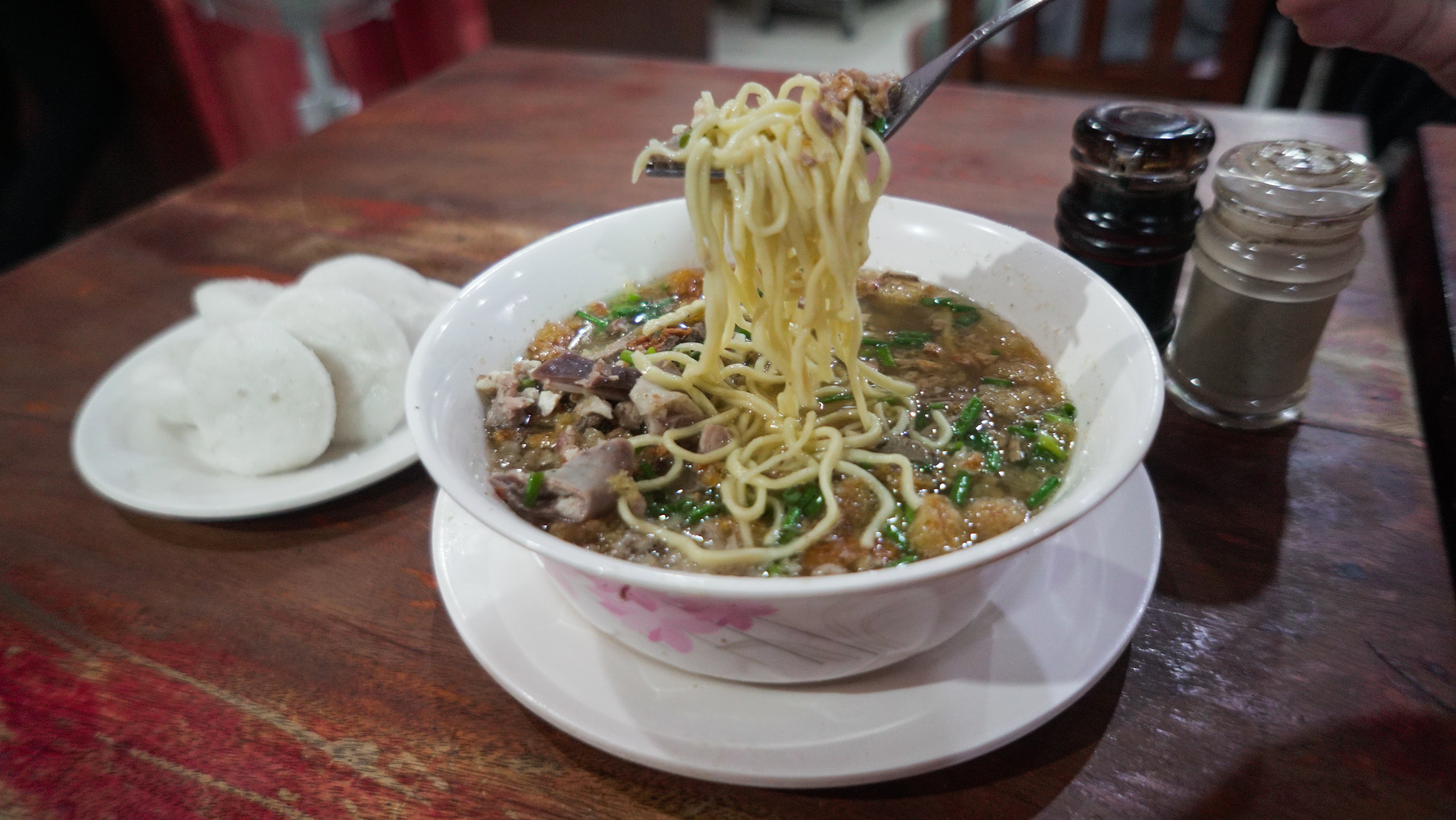 Try la paz batchoy at Netong's