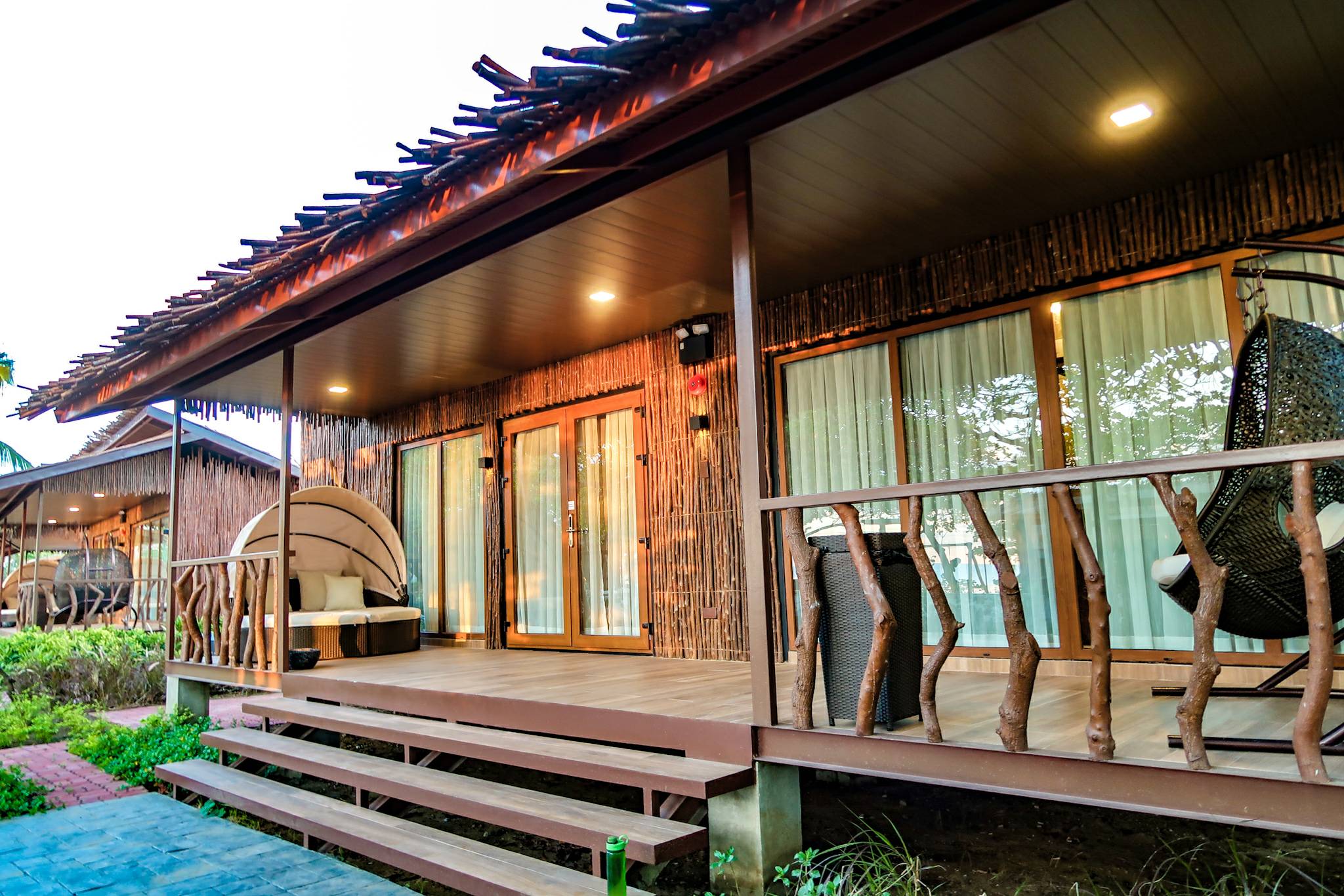 Exterior of room at Crusoe Cabins