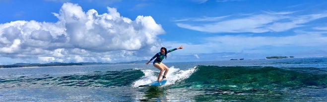 Surfing in Cloud 9, Siargao Island