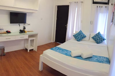 Skylodge Resort's Budget Double Room