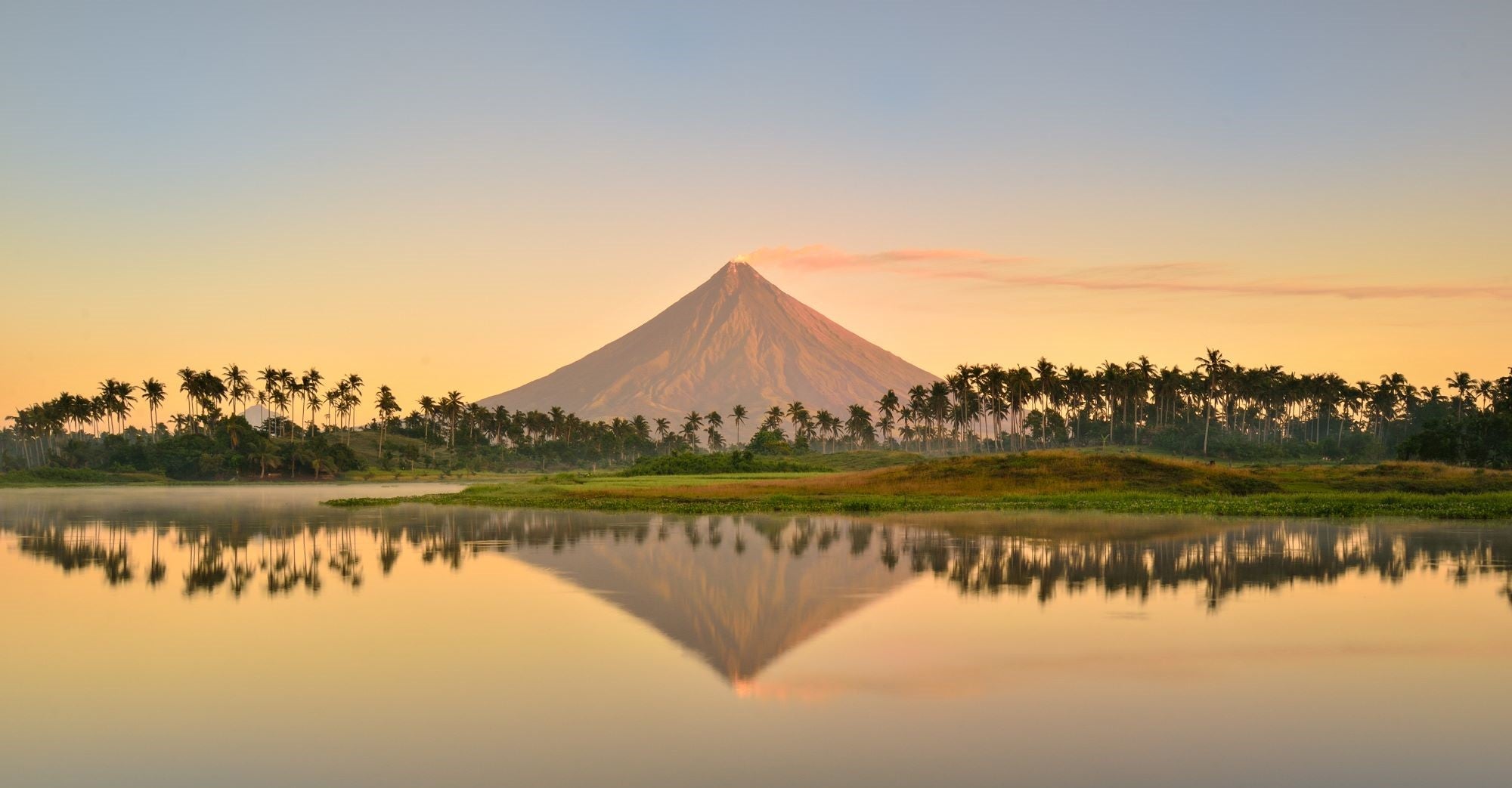 TopBanner_Mayon Volcano in Albay.jpg