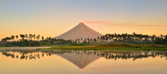 TopBanner_Mayon Volcano in Albay.jpg