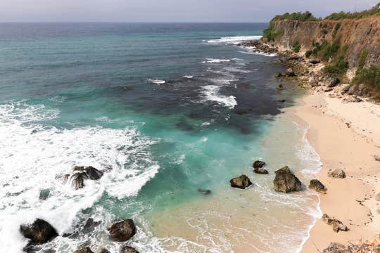 2D1N La Union Hostel + Victory Liner Bus from Manila Roundtrip with Breakfast