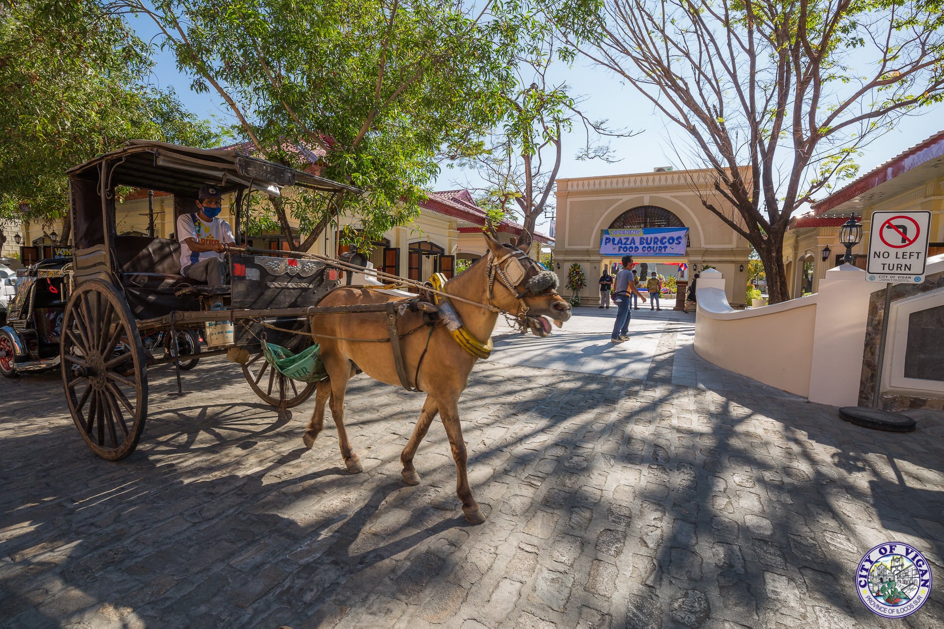 Entrance to Plaza Burgos Food Park