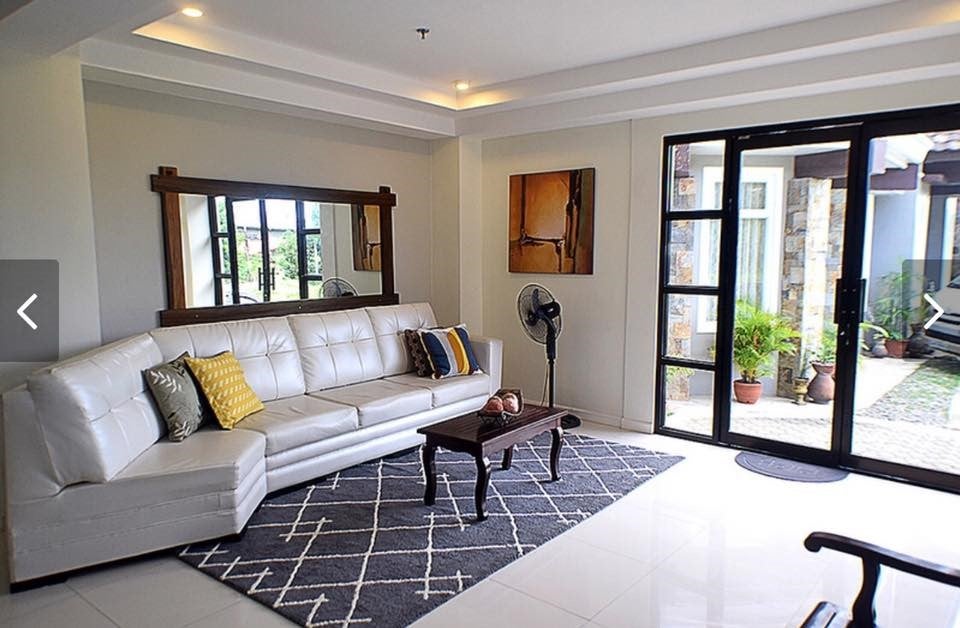 The Guest House Laoag's lobby