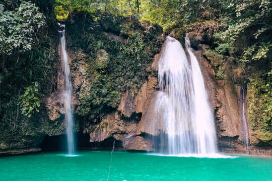 Private Canyoneering Tour to Kawasan Falls in Cebu Island Province with Lunch