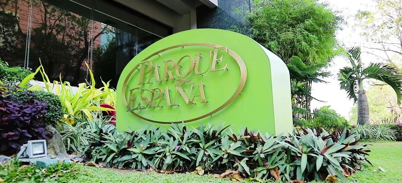 Front of Parque Espana Residence Hotel