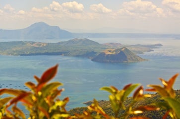 13 Tagaytay Coffee Shops with Taal View That You Should Visit