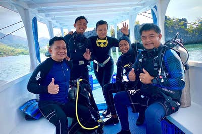 Skylodge Resort Dive Shop 的潜水教练