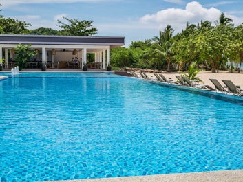 Infinity pool at Huni Sicogon Island