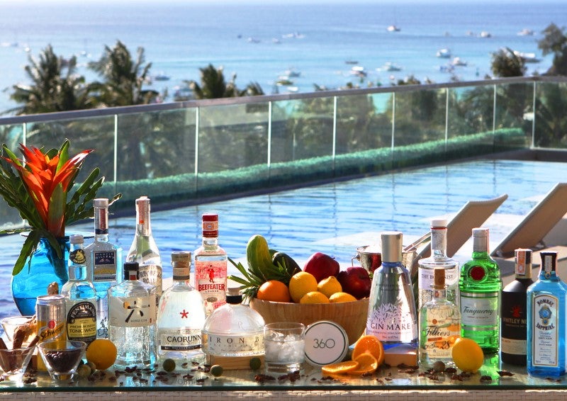 Drinks at 360 Roof Lounge at Discovery Shores Boracay