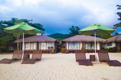 Powder white sand beach at Balay Kogon Sicogon Island