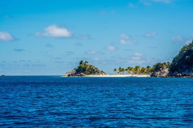 Blue waters of Balay Kogon Sicogon Island