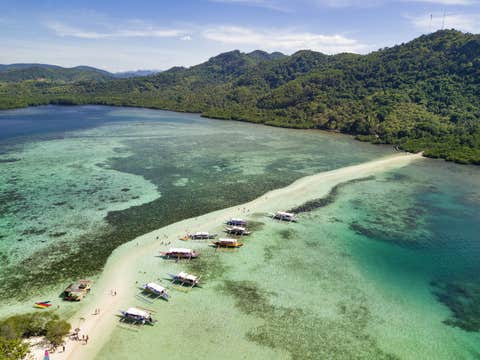 El Nido Island Hopping Tour to the Best Beaches & Stunning Caves with Lunch