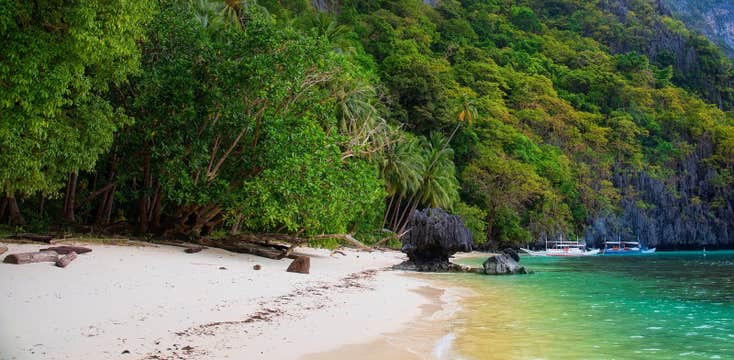 El Nido Island Hopping Tour to Small Lagoon & Beaches