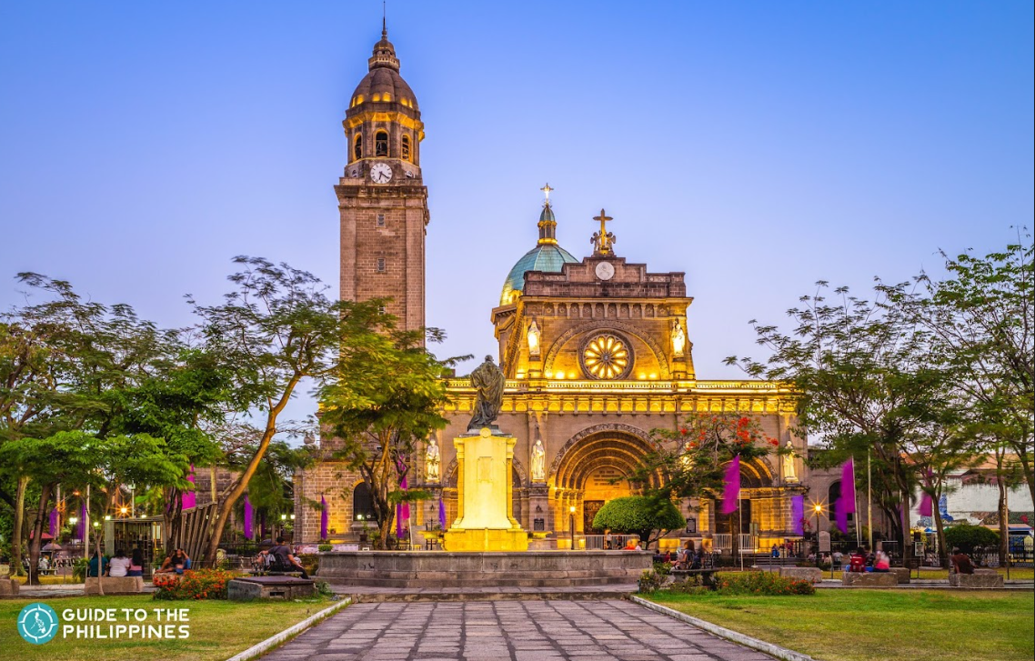 Visit Plaza Roma in Intramuros