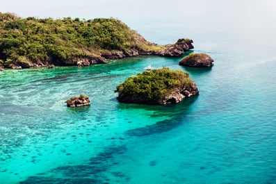 Boracay Island Hopping with Seafood Lunch