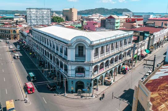 Private Night Tour to Iloilo City’s Old Mansions & Heritage Landmarks with Transfers