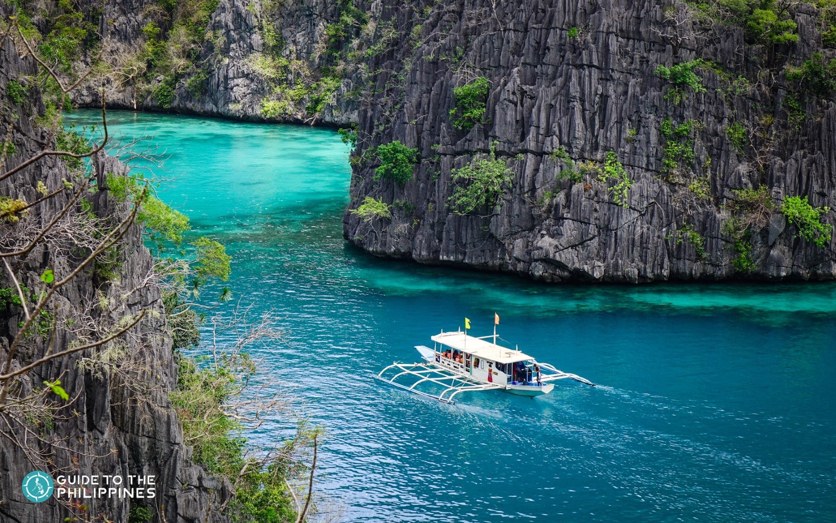 Boat in Kayangan Lake-2.jpg