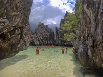 Enjoy your complimentary island hopping tour in El Nido, Palawan. 