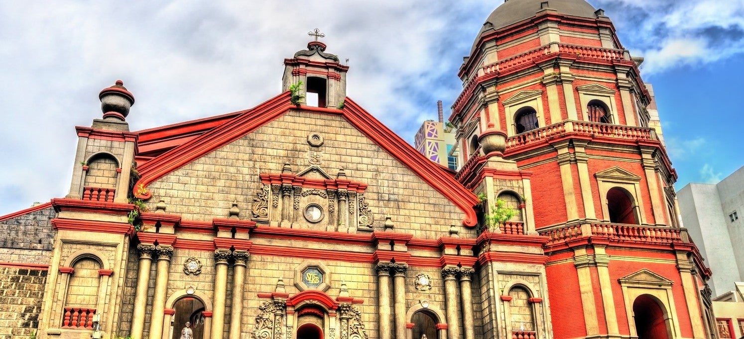 You'll be able to stroll around Binondo Church during your Binondo Chinatown food crawl adventure.