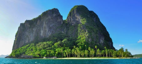 Hop in at Popolcan Island El Nido Palawan