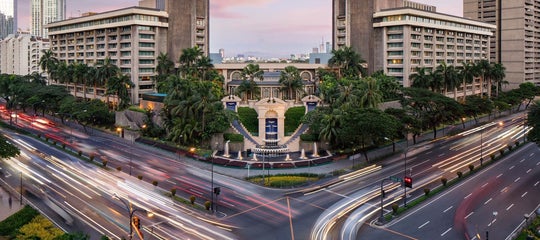 TopBannerThe Peninsula Manila's facade.jpg